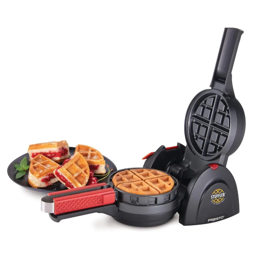 Waffle maker for filled waffles