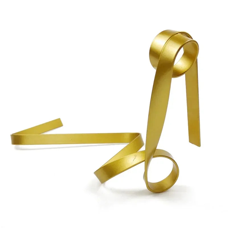 Ribbon-shaped metal wine holder