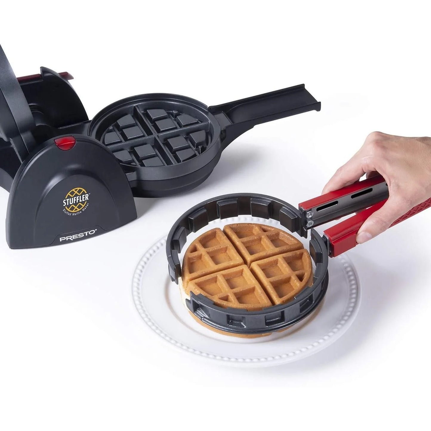 Waffle maker for filled waffles
