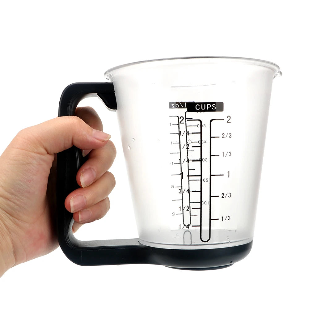 Digital kitchen measuring cup – precise measurements with a smart display